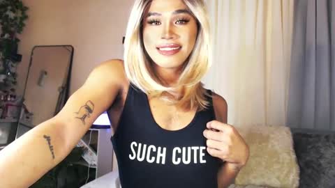 Snapshot of tiara_perezx chatting on February 25, 2:14 am Sam online show from February 25, 2:14 am