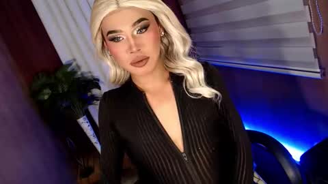 Snapshot of tiara_perezx chatting on September 12, 7:52 pm Sam online show from September 12, 7:52 pm