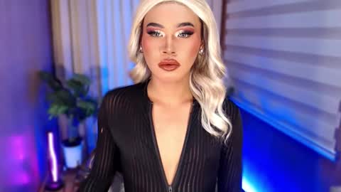 Snapshot of tiara_perezx chatting on September 17, 9:09 pm Sam online show from September 17, 9:09 pm