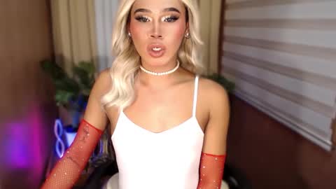 Snapshot of tiara_perezx chatting on September 22, 4:07 am Sam online show from September 22, 4:07 am