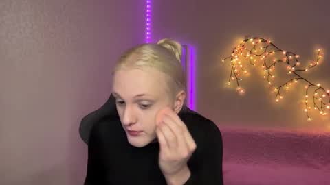 Amira online show from November 26, 9:55 am