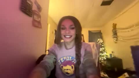 tracy227 online show from December 19, 7:35 am