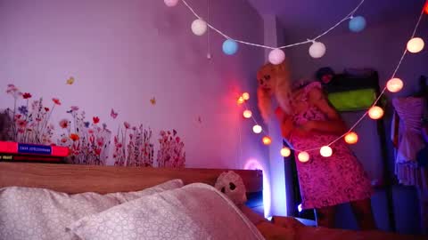 trans ballerina online show from March 6, 11:32 am