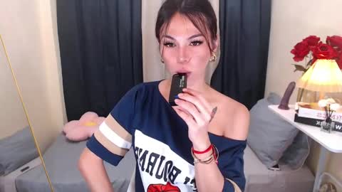 Selena the real cummer online show from June 5, 7:25 am