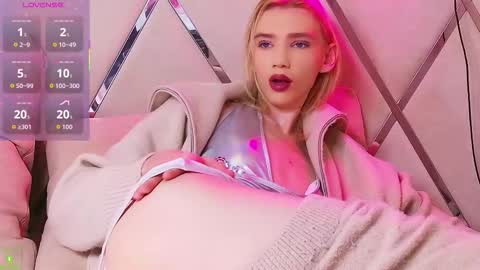 STACY online show from November 16, 8:30 pm