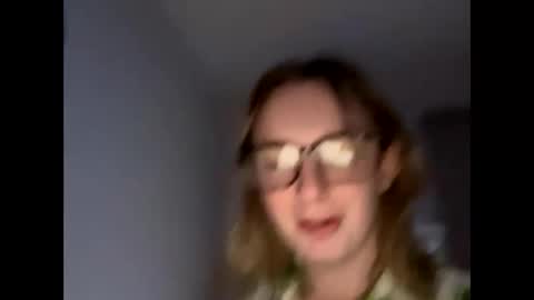 Ava online show from February 2, 2:43 am