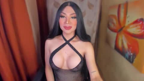 Queen Selena online show from November 25, 6:43 pm