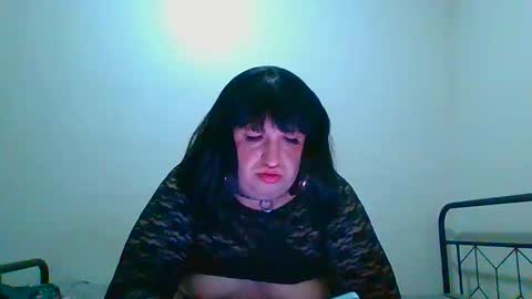 Snapshot of tsvictoriamelendez chatting on October 25, 3:01 am TsKairiSwallows online show from October 25, 3:01 am