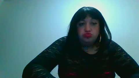 Snapshot of tsvictoriamelendez chatting on October 26, 3:02 am TsKairiSwallows online show from October 26, 3:02 am