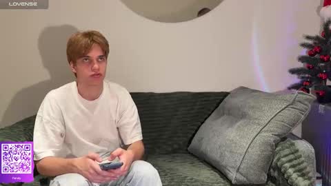 Molly and Nick online show from December 18, 6:24 pm