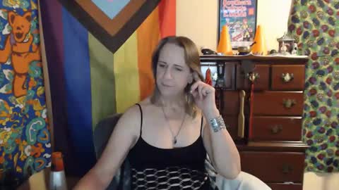 twocumkerry online show from April 23, 6:32 am