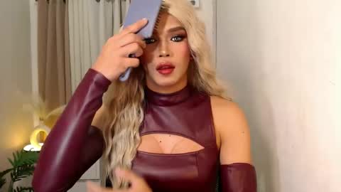 Miss Andrea online show from January 6, 7:50 pm