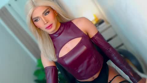 Miss Andrea online show from April 20, 10:00 pm