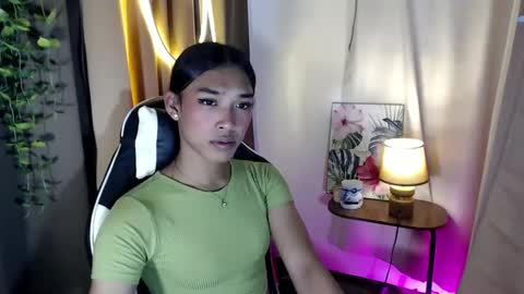 Ms. Criza online show from November 11, 6:04 am