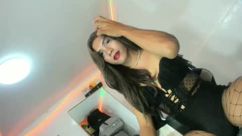 ur_shan21 online show from May 31, 6:22 am