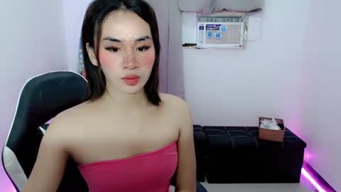 Snapshot of urbaby_kat chatting on September 20, 7:14 am Kat online show from September 20, 7:14 am