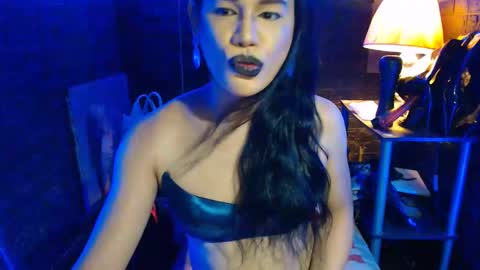 queen norelle online show from February 3, 6:40 am