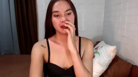 Snapshot of urhottylicious_cum chatting on December 4, 6:16 am urhottylicious_cum online show from December 4, 6:16 am