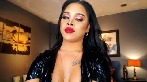 UrMajestyTyra online show from November 14, 3:36 am