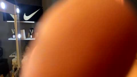 Valen online show from March 9, 10:35 pm