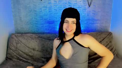 valeriagill_ online show from June 14, 8:43 pm