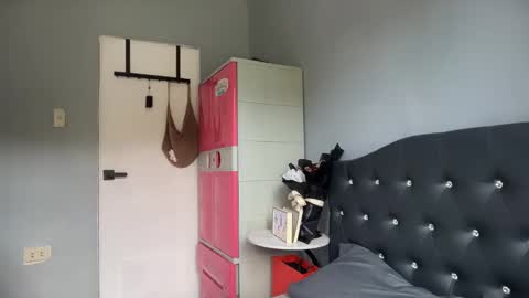 Valerie online show from February 9, 1:45 am