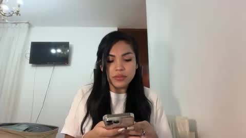 valeskaivanne online show from November 17, 5:24 pm