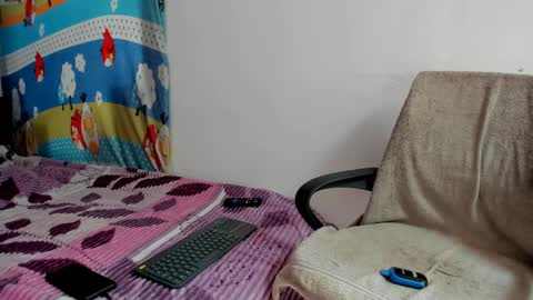 vannellope_vladimir online show from May 7, 4:14 pm