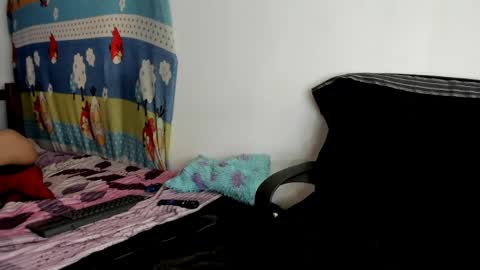 vannellope_vladimir online show from May 15, 5:32 pm