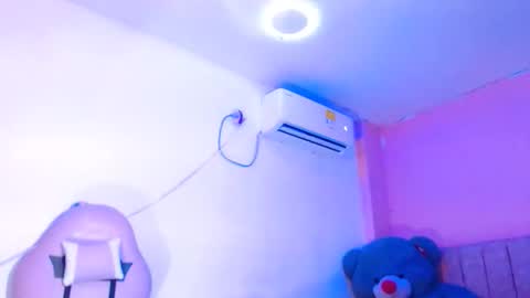 vannesa01 online show from February 11, 8:27 pm