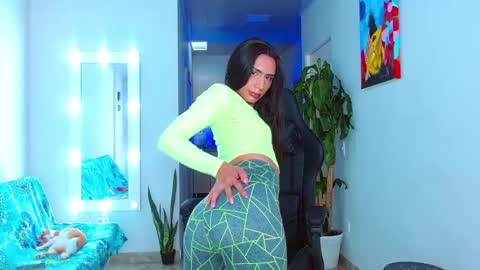 Ariana  online show from December 16, 7:43 pm