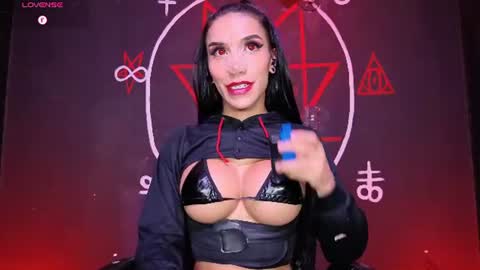 Victoria Vampire online show from August 9, 9:25 am