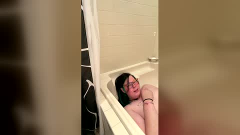 violetann93 online show from March 31, 11:28 pm