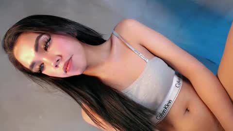 Isla Fox online show from October 1, 8:37 am