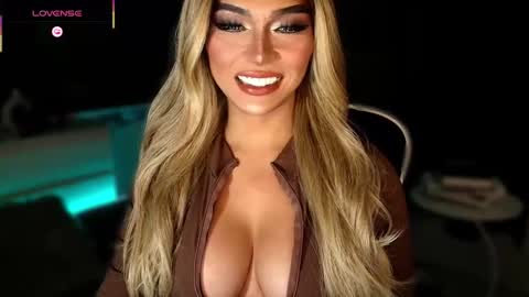 Julia online show from November 22, 8:11 pm