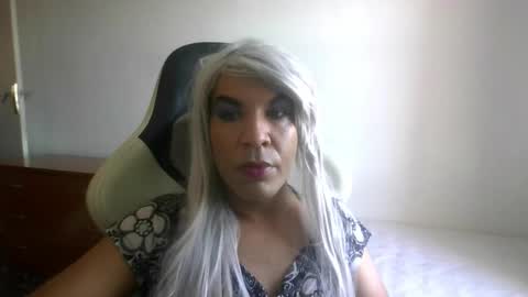 Snapshot of x225792i chatting on September 22, 11:59 am Xeranessa online show from September 22, 11:59 am