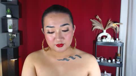 Nira   NOT INTO CHEAP GUYS  online show from October 16, 11:37 pm