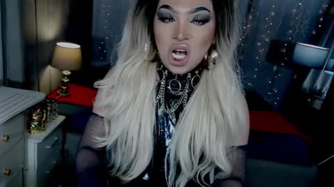 Zhavia online show from October 25, 6:25 pm