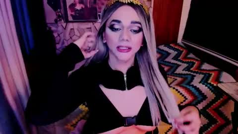 Snapshot of xdirtymistressx chatting on September 13, 6:36 pm XDirtymistressX online show from September 13, 6:36 pm