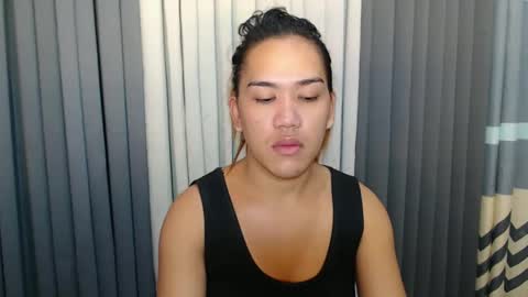 GWEN THOMPSON .......   online show from February 28, 5:59 am