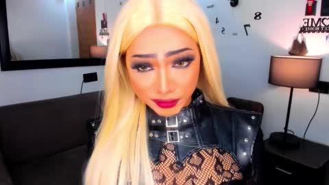 xxasian_goddessxx online show from March 9, 6:06 am