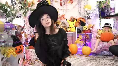 Snapshot of xxhayleemariexx chatting on October 22, 11:19 pm Haylee Marie  online show from October 22, 11:19 pm