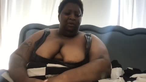 Monique Starr online show from May 4, 4:01 pm