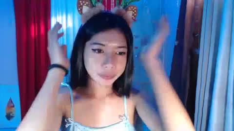 ymee_shane18 online show from December 3, 10:45 pm