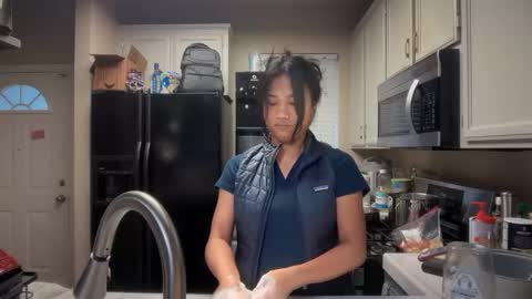 Palmela Handerson online show from November 7, 3:56 pm