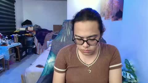 your_dreamgirlxxx69 online show from May 10, 11:15 am