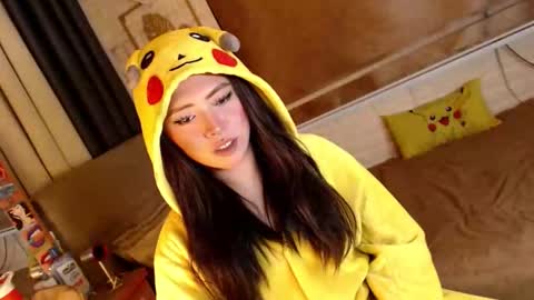 JEN  online show from March 10, 12:08 pm