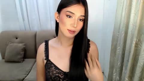 Snapshot of yourhottinglatisha chatting on October 3, 3:17 am trisha online show from October 3, 3:17 am