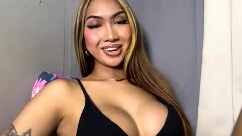 yourlovebella88 online show from February 23, 7:17 pm