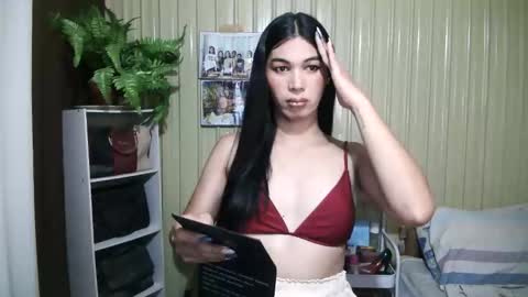 yoursubmissive_larah online show from May 11, 12:10 pm